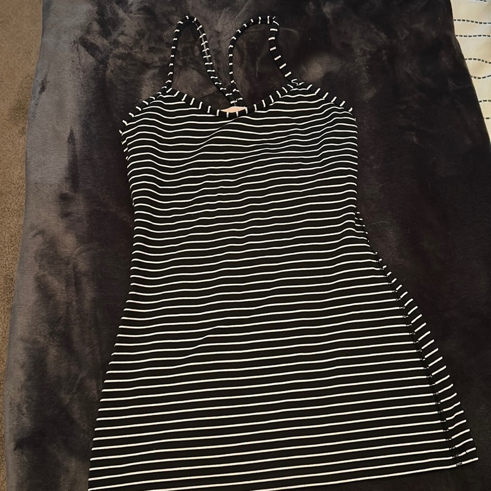 lulu tank top with built in sports bra